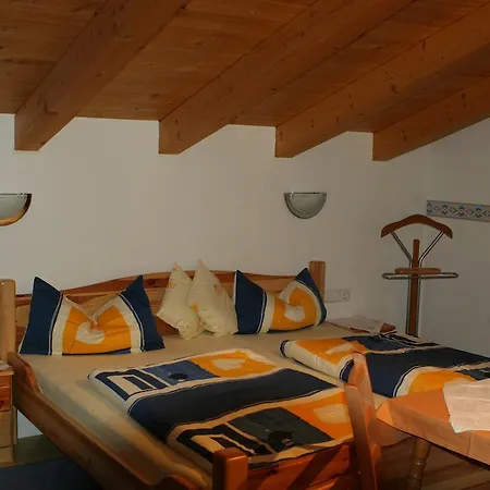 Гостьовий будинок Haus Hildegard Нойштіфт-ім-Штубайталь